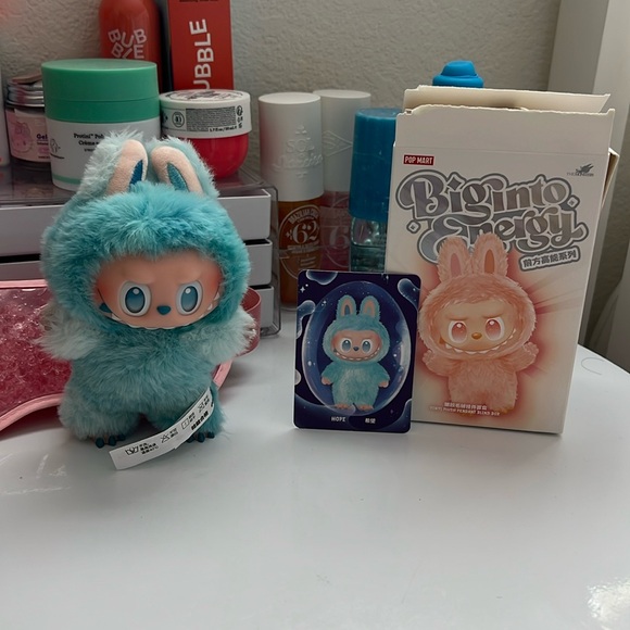 Labubu The Monsters Big into Energy Series Vinyl Plush Key Chain-Hope - Picture 1 of 6